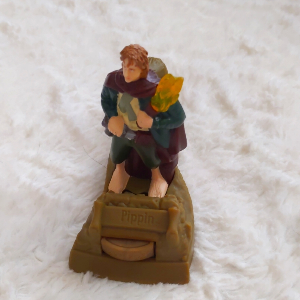 2001 Lord of the Rings Pippin Action Figure